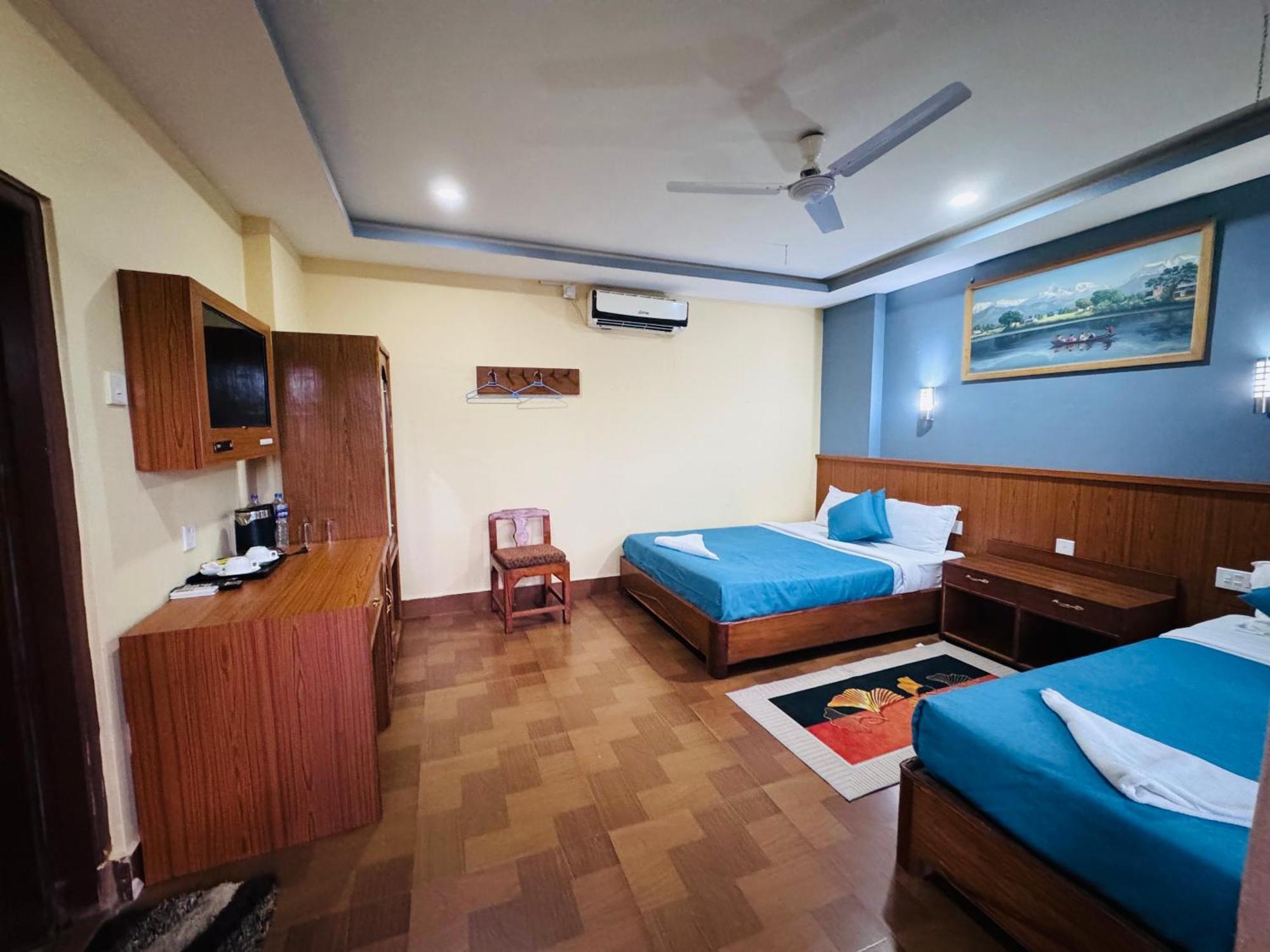 Jungle Wildlife Camp Hotel Sauraha Ngoại thất bức ảnh
