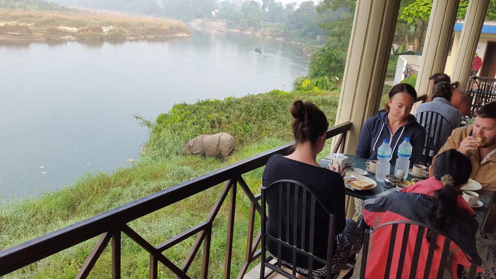 Jungle Wildlife Camp Hotel Sauraha Ngoại thất bức ảnh