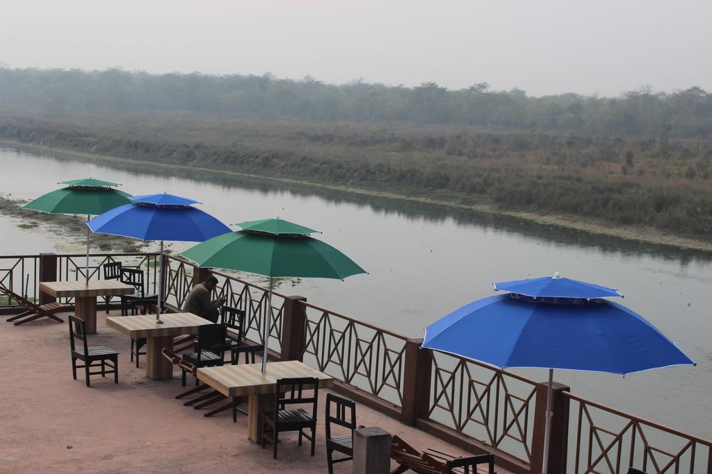 Jungle Wildlife Camp Hotel Sauraha Ngoại thất bức ảnh