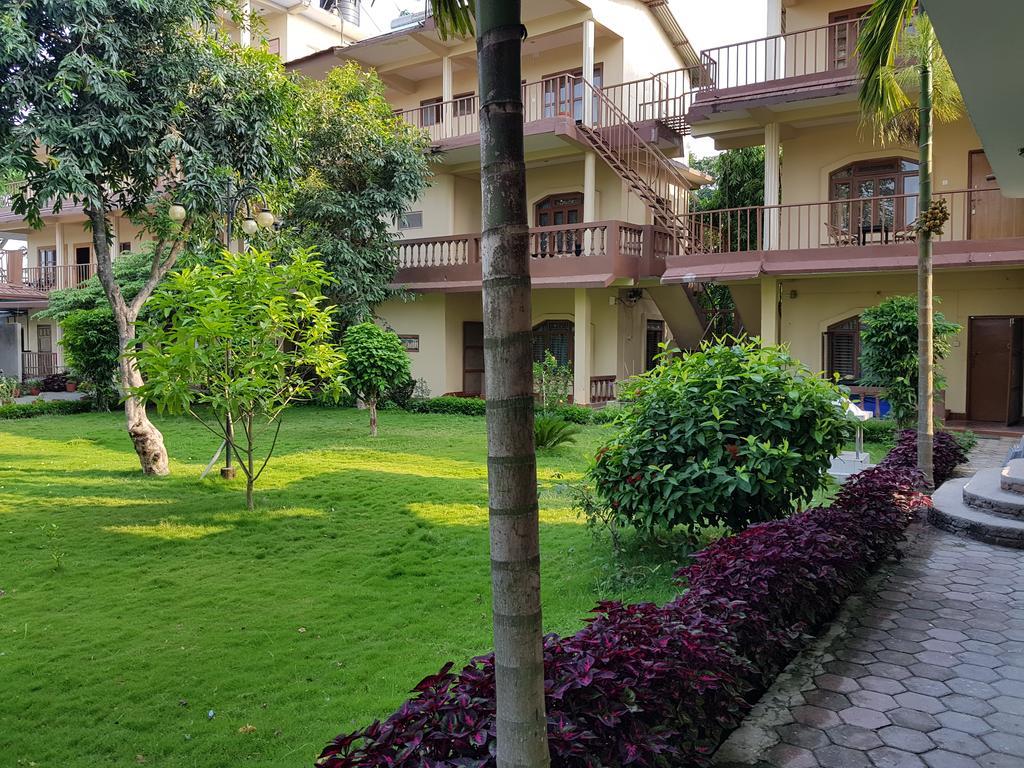 Jungle Wildlife Camp Hotel Sauraha Ngoại thất bức ảnh
