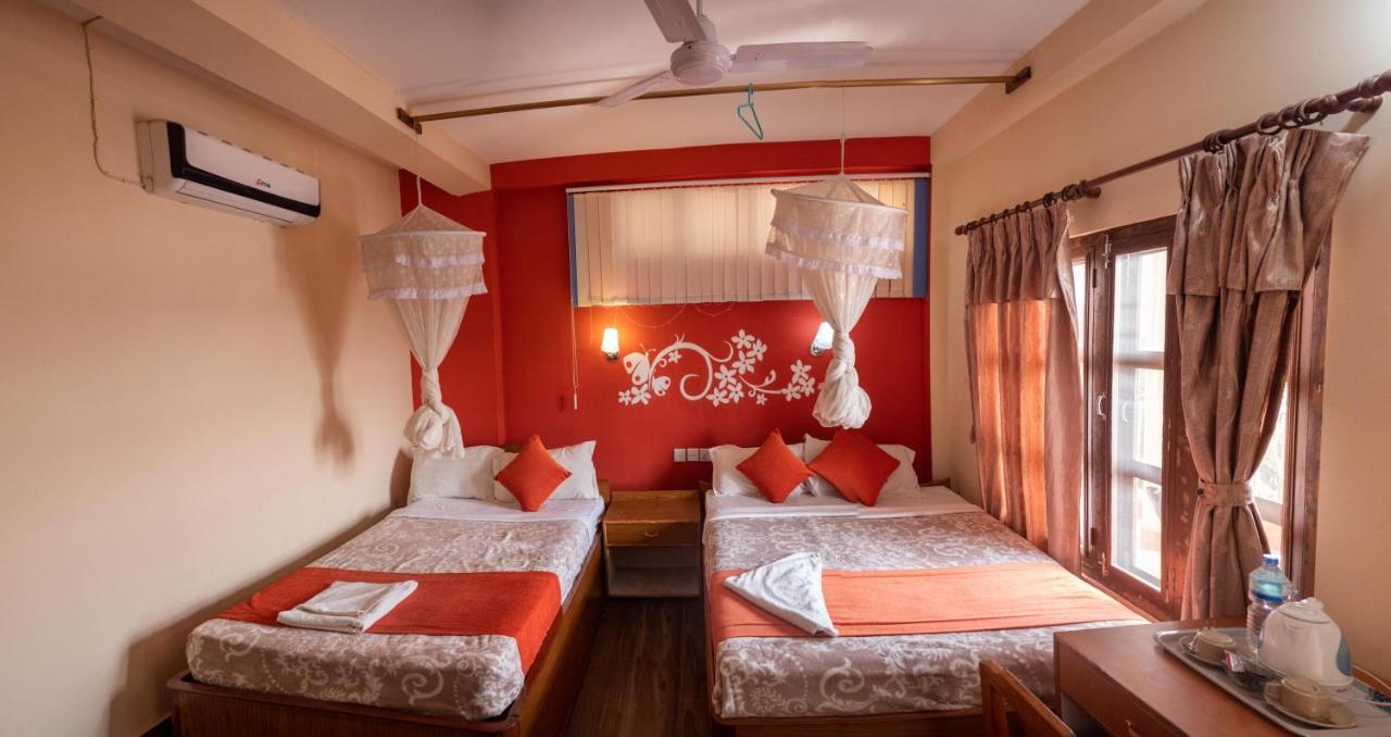 Jungle Wildlife Camp Hotel Sauraha Ngoại thất bức ảnh